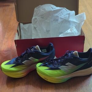 New Balance Women's FuelCell SuperComp Elitev5 NEW NEVER WORN